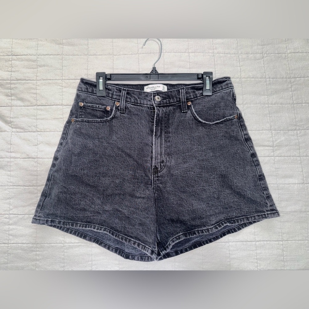 Abercrombie & Fitch Black High Rise Dad Shorts